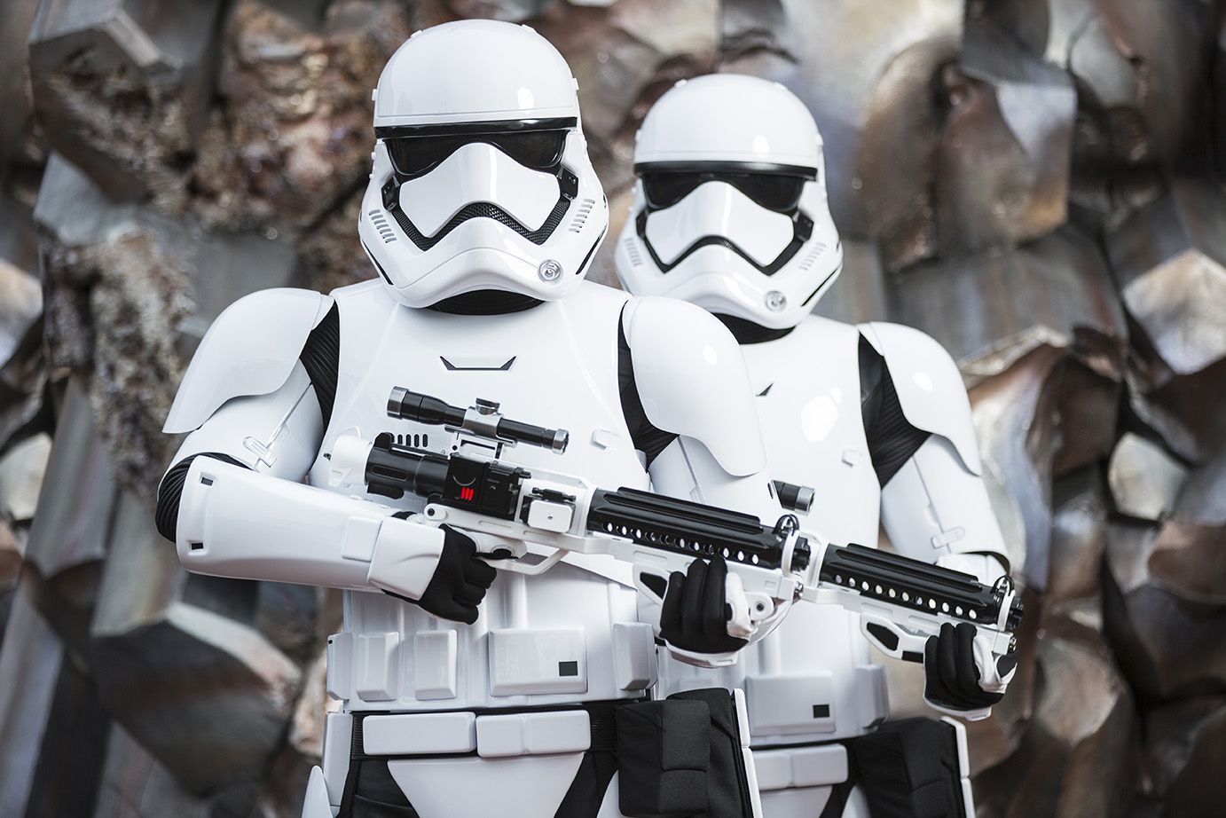 Hong-Kong-Disneyland_Tomorrowland_Stormtroopers1.jpg