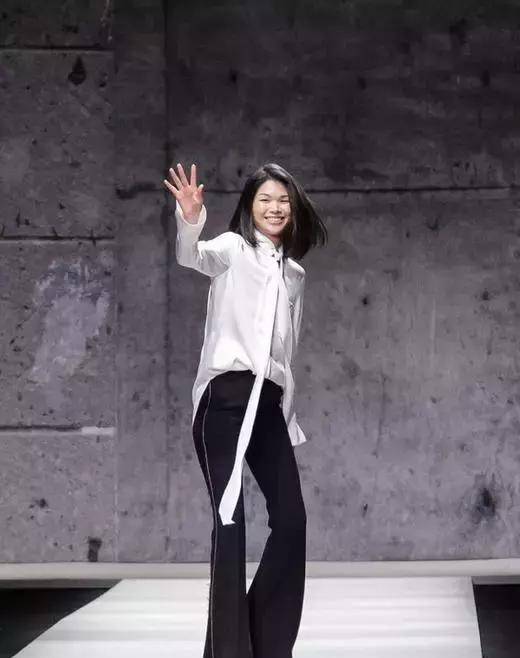 偶像的资本论｜2017中国明星店发展研究报告