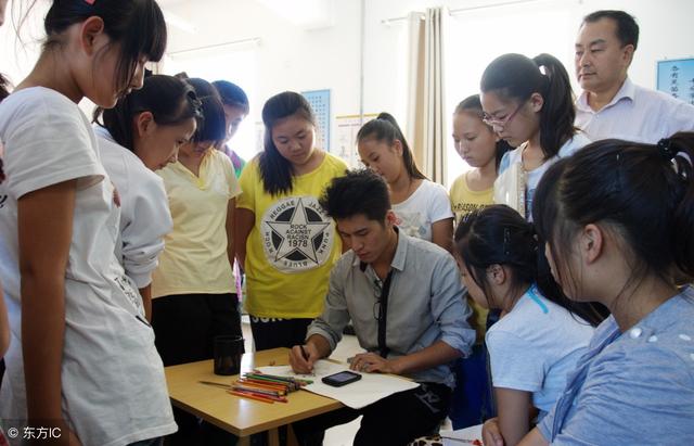 学生自学Python去面试,月薪为何仅3K?面试官问题解析!