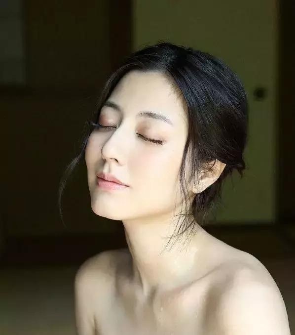 煎蛋网!老司机都知道的网站!几行代码全站爬取!源码给你!