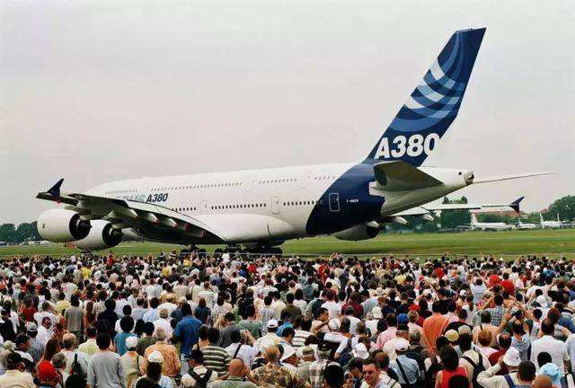 空客A380正被肢解，千亿投资输给时代和波音丨棱镜