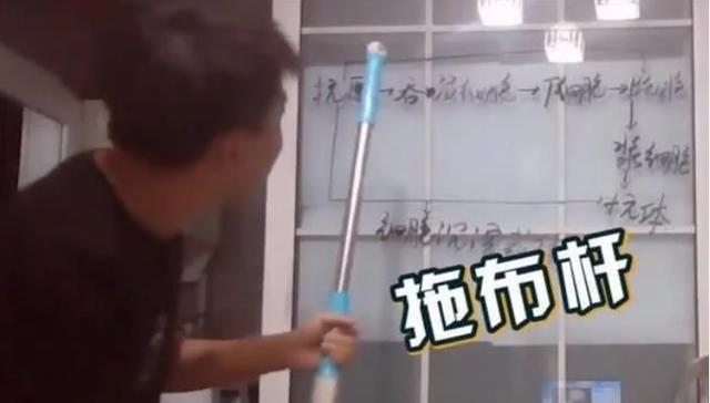 几行python代码实现钉钉自动打卡,网友:终于告别缺勤了